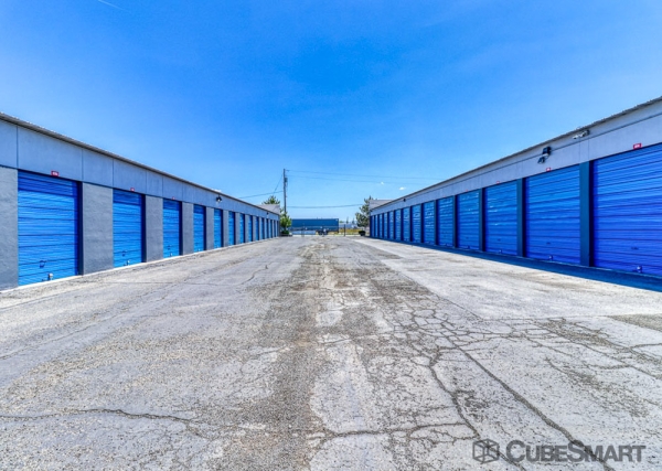 Facility photo: //images.sparefoot.com/medium/2092906894762372726.jpg