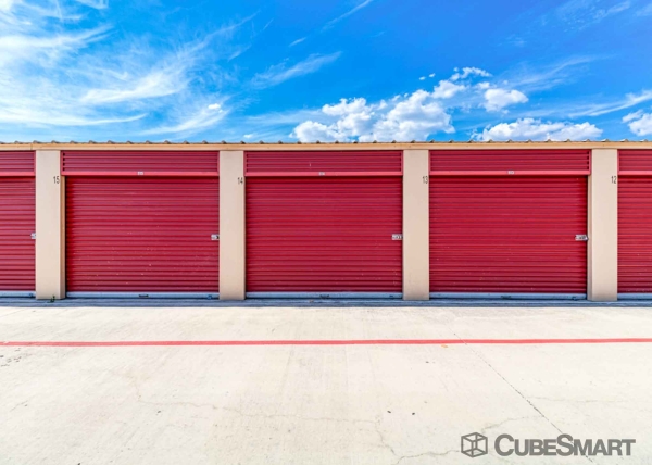 Facility photo: //images.sparefoot.com/medium/209421686f9528acdcd.jpg