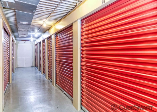 Facility photo: //images.sparefoot.com/medium/209421686f952a54a20.jpg