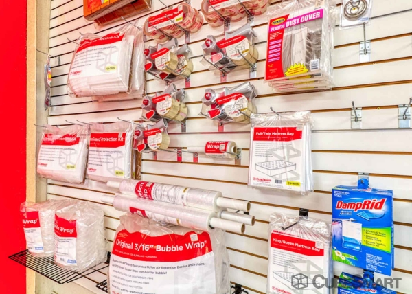 Facility photo: //images.sparefoot.com/medium/209422686f95b53b571.jpg