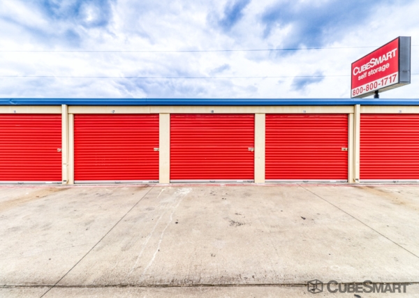 Facility photo: //images.sparefoot.com/medium/20942668835a62a4bd8.jpg