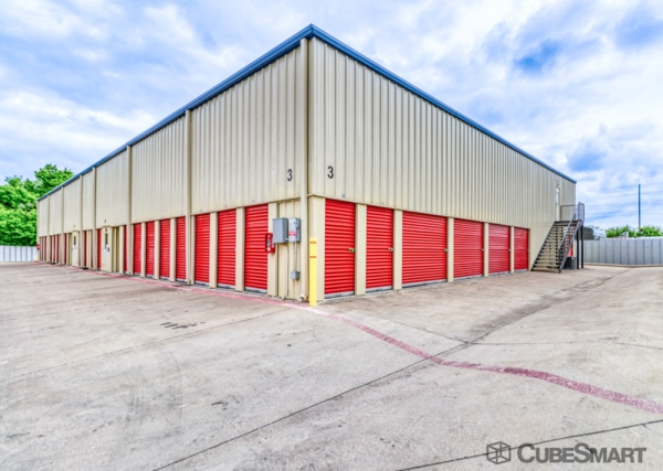 Facility photo: //images.sparefoot.com/medium/20942668835a6739e9a.jpg