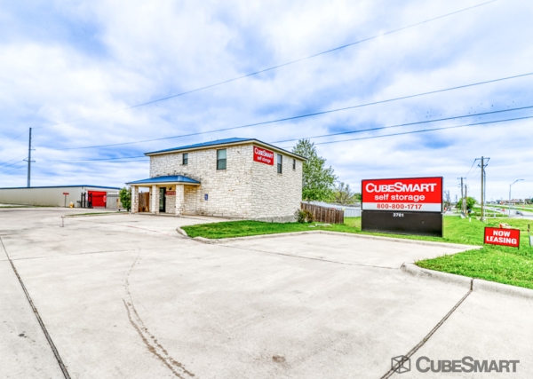 Facility photo: //images.sparefoot.com/medium/209427688b3a5a6bec5.jpg