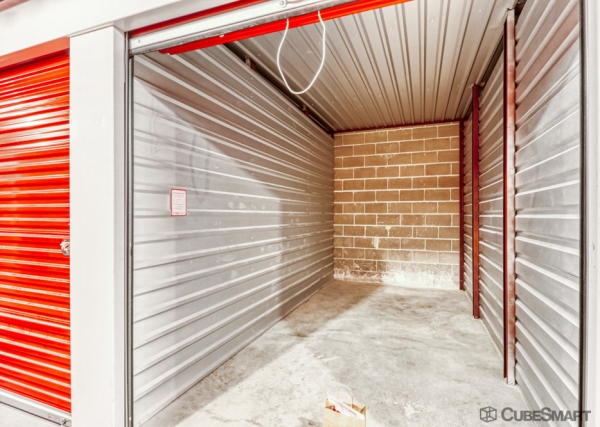 Facility photo: //images.sparefoot.com/medium/20942868949548d9c88.jpg