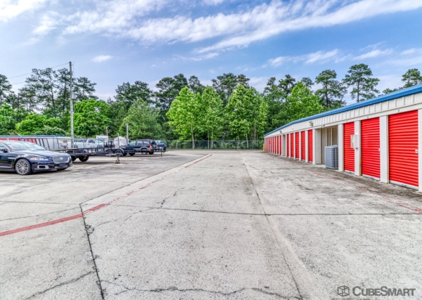 Facility photo: //images.sparefoot.com/medium/2094286943d340aca0e.jpg