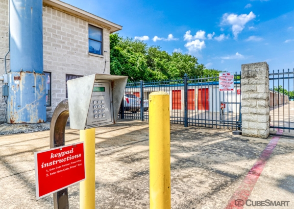 Storage Units at CubeSmart Self Storage - Cypress - 21300-B NW Freeway - 21300-B Northwest Fwy