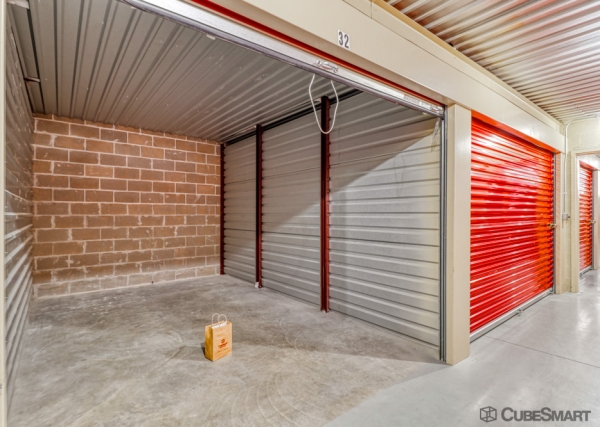 Storage Units at CubeSmart Self Storage - Katy - 18860 W Little York - 18860 West Little York