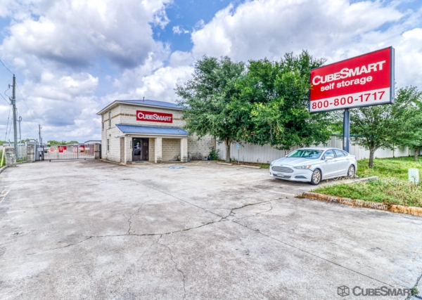 Facility photo: //images.sparefoot.com/medium/20943167f646ecb8d25.jpg