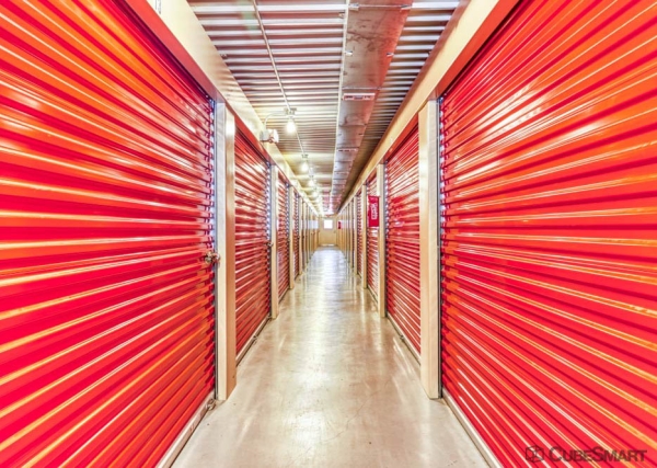 Facility photo: //images.sparefoot.com/medium/209431686f8f1a7add4.jpg