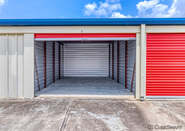 Facility photo: //images.sparefoot.com/medium/209431686f8f1d898b7.jpg