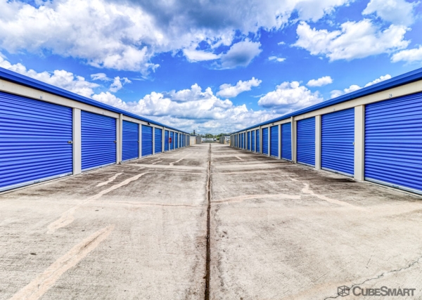 Facility photo: //images.sparefoot.com/medium/209433688359d20111a.jpg