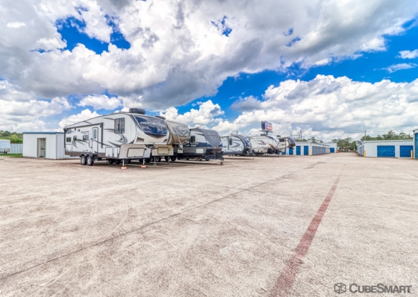 Facility photo: //images.sparefoot.com/medium/209433688359d43774a.jpg