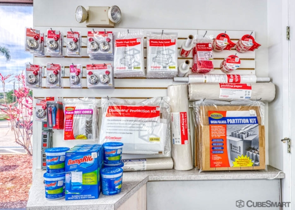Facility photo: //images.sparefoot.com/medium/209441686f6c3864125.jpg