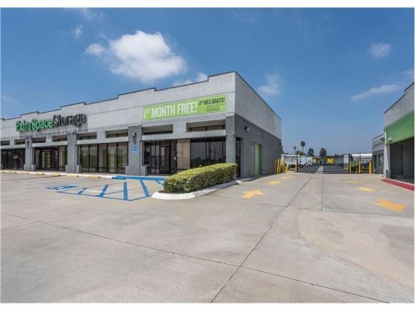 Facility photo: //images.sparefoot.com/medium/209561699432ddac2b5.jpg