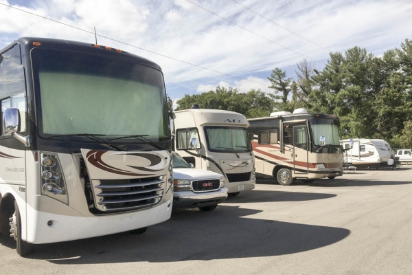 Facility photo: //images.sparefoot.com/medium/2096455e18d8ff53e62.jpg