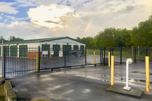 Facility photo: //images.sparefoot.com/medium/2096455e18d90f466c4.jpg