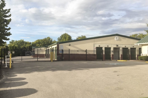 Facility photo: //images.sparefoot.com/medium/2096455e18d920b4fc0.jpg