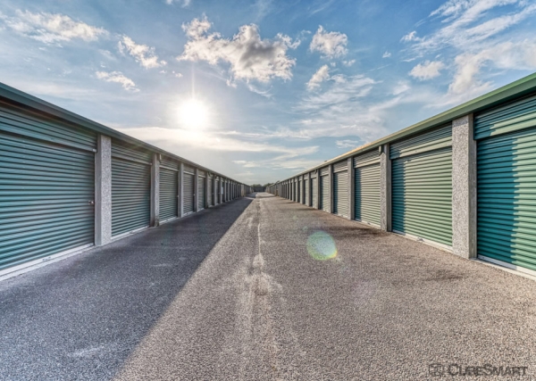 Facility photo: //images.sparefoot.com/medium/209780686f8813cfd01.jpg
