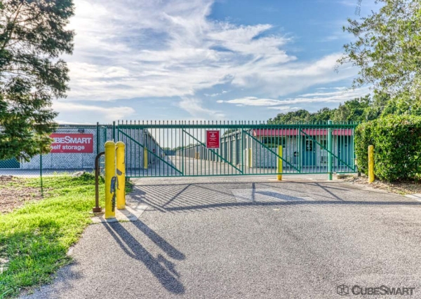Facility photo: //images.sparefoot.com/medium/20978068834f2154ac2.jpg