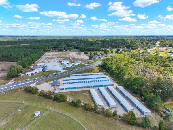 Facility photo: //images.sparefoot.com/medium/20983369d40301df407.jpg