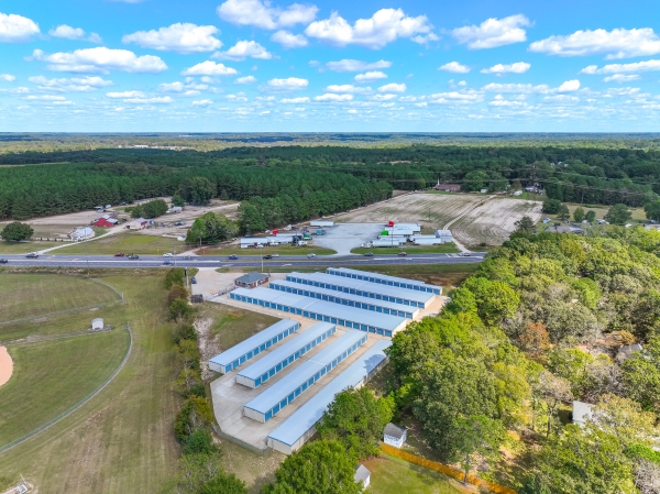 Facility photo: //images.sparefoot.com/medium/20983369d403081d203.jpg