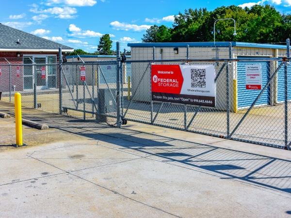 Facility photo: //images.sparefoot.com/medium/20983369d4031397fd9.jpg