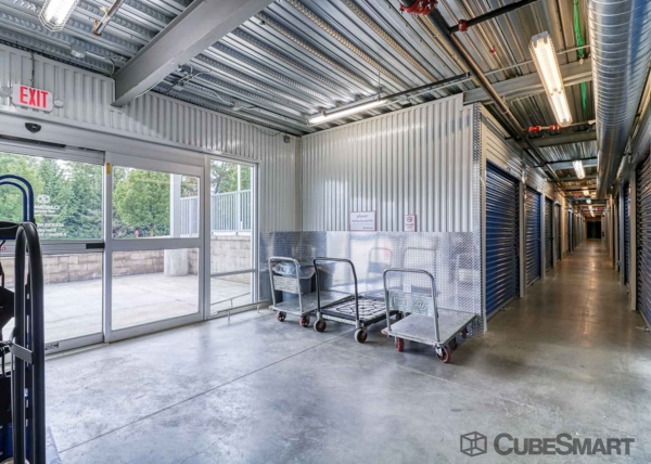Facility photo: //images.sparefoot.com/medium/20983668834cb73cfb9.jpg