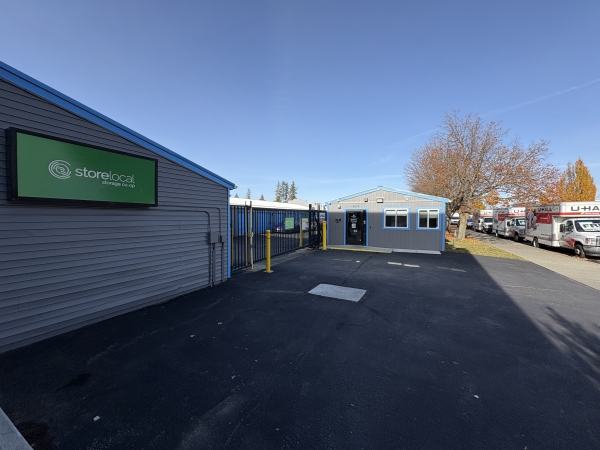 Facility photo: //images.sparefoot.com/medium/209870691530eb0c2a9.jpg