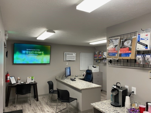 Facility photo: //images.sparefoot.com/medium/209870691530ee07e8e.jpg