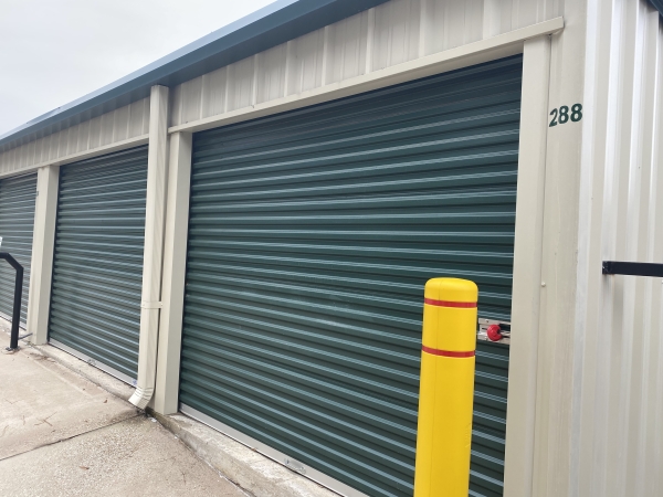 Facility photo: //images.sparefoot.com/medium/20988569399d26acea0.jpg