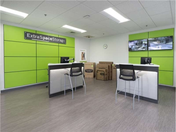 Facility photo: //images.sparefoot.com/medium/2098916994330d6a192.jpg