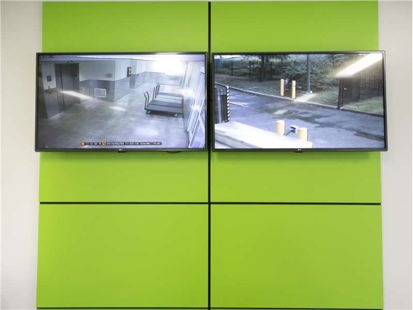 Facility photo: //images.sparefoot.com/medium/2098916994331097fb9.jpg