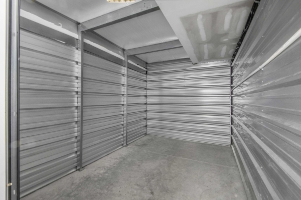 Facility photo: //images.sparefoot.com/medium/20997968f26a89857ed.jpg