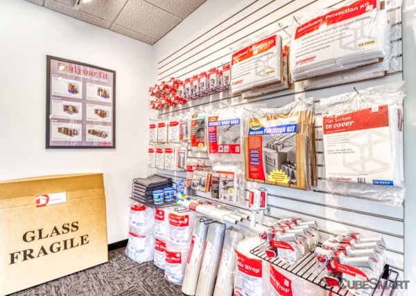 Facility photo: //images.sparefoot.com/medium/2099936883337d49be6.jpg