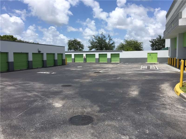 Storage Units at Extra Space Storage - 1310 - Fort Lauderdale - NW 31st Ave - 5201 Northwest 31st Avenue
