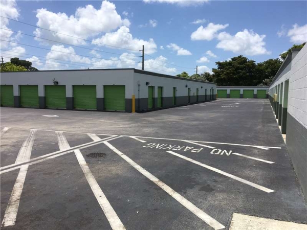 Storage Units at Extra Space Storage - 1310 - Fort Lauderdale - NW 31st Ave - 5201 Northwest 31st Avenue