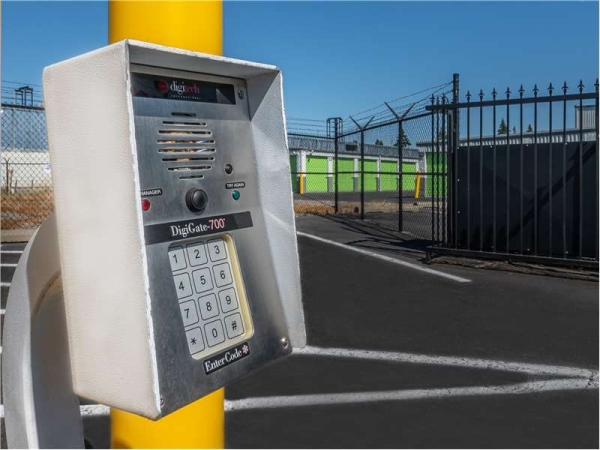 Facility photo: //images.sparefoot.com/medium/210118699433c615859.jpg