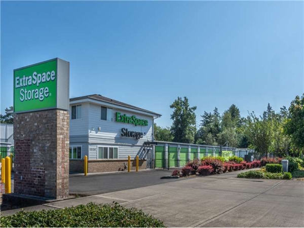 Facility photo: //images.sparefoot.com/medium/210118699433c989cd1.jpg