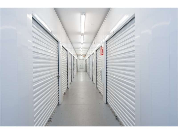 Storage Units at Extra Space Storage - 1638 - Naples - Goodlette Road - 10550 Goodlette-frank Road
