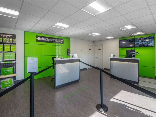 Storage Units at Extra Space Storage - 8723 - Tacoma - Pacific Ave - 8625 Pacific Avenue South