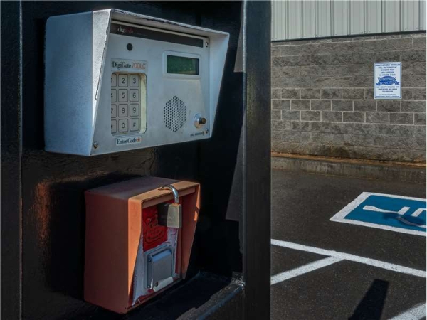 Storage Units at Extra Space Storage - 8723 - Tacoma - Pacific Ave - 8625 Pacific Avenue South