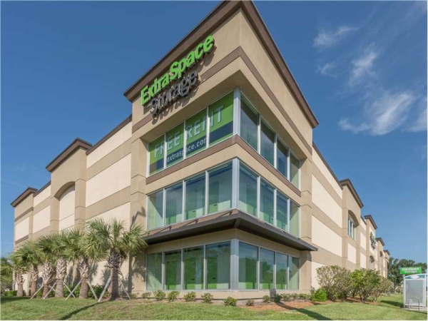 Storage Units at Extra Space Storage - 8775 - St Petersburg - 4th Street - 7220 4th Street North