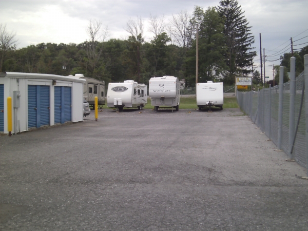 Facility photo: //images.sparefoot.com/medium/2103255bfdaa1c45daa.jpg