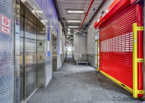 Facility photo: //images.sparefoot.com/medium/2104186a51f68870354.jpg
