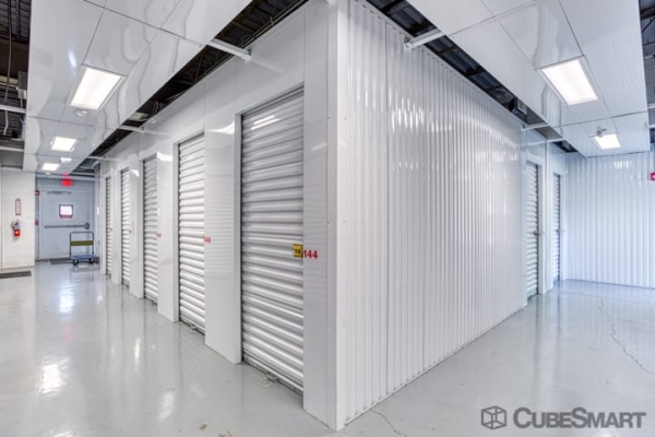 Facility photo: //images.sparefoot.com/medium/2104236a33a605c0748.jpg
