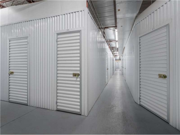 Storage Units at Extra Space Storage - 8188 - Tampa - W Hillsborough Ave - 4105 West Hillsborough Avenue