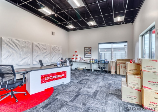 Facility photo: //images.sparefoot.com/medium/210504688c8617b6329.jpg