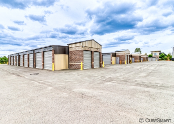 Facility photo: //images.sparefoot.com/medium/2105046894992c2f9a5.jpg