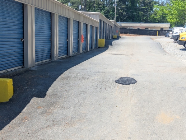 Facility photo: //images.sparefoot.com/medium/210509686d9da310bd2.jpg