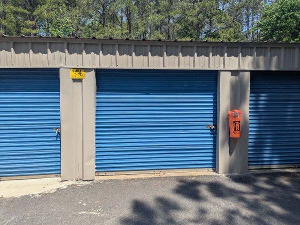 Facility photo: //images.sparefoot.com/medium/210509686d9dae8725d.jpg